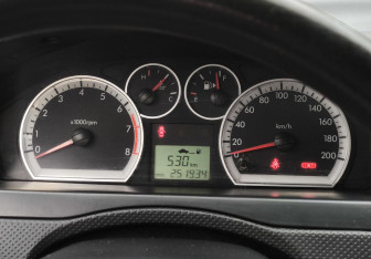 Подержанный автомобиль Chevrolet Aveo Sedan 2011 года (14 фото)