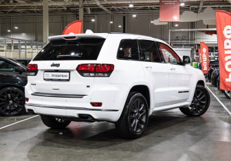 Подержанный автомобиль Jeep Grand Cherokee 2019 года (7 фото)