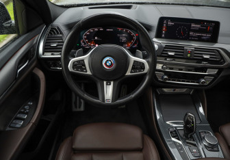 Подержанный автомобиль BMW X4 2021 года (13 фото)