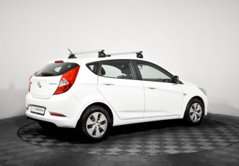 Подержанный автомобиль Hyundai Solaris Hatchback 2015 года (5 фото)