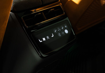 Подержанный автомобиль Zeekr 001 2023 года (23 фото)