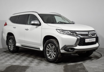 Подержанный автомобиль Mitsubishi Pajero Sport 2019 года (3 фото)