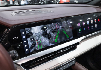 Подержанный автомобиль Geely Monjaro 2023 года (20 фото)