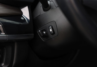 Подержанный автомобиль BMW X5 2015 года (22 фото)