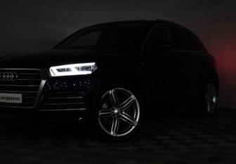 Подержанный автомобиль Audi Q5 2017 года (25 фото)