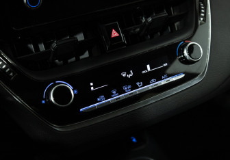 Подержанный автомобиль Toyota Corolla Sedan 2019 года (15 фото)