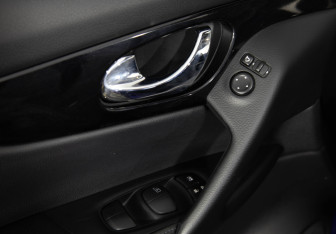 Подержанный автомобиль Nissan Qashqai 2016 года (17 фото)