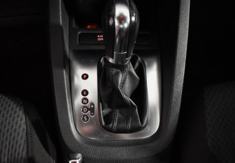 Подержанный автомобиль Volkswagen Jetta Sedan 2012 года (17 фото)