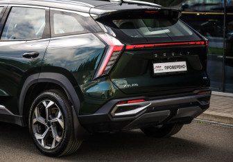 Подержанный автомобиль Geely Atlas 2024 года (10 фото)