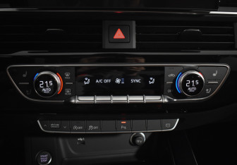 Подержанный автомобиль Audi A4 Sedan 2020 года (17 фото)