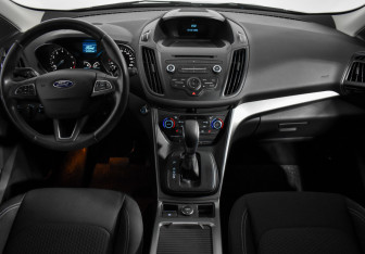 Подержанный автомобиль Ford Kuga 2017 года (16 фото)