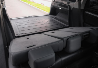 Подержанный автомобиль Volkswagen Touareg 2021 года (32 фото)