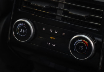 Подержанный автомобиль Land Rover Range Rover Sport 2022 года (32 фото)