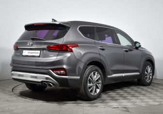 Подержанный автомобиль Hyundai Santa Fe 2019 года (5 фото)
