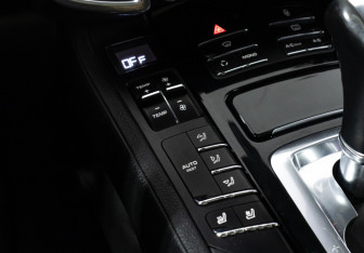 Подержанный автомобиль Porsche Cayenne 2013 года (23 фото)