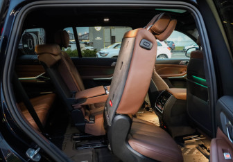 Подержанный автомобиль BMW X7 2019 года (31 фото)