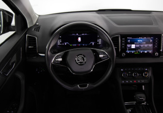 Подержанный автомобиль Skoda Karoq 2021 года (10 фото)