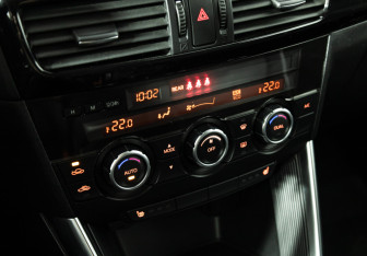 Подержанный автомобиль Mazda CX-5 2012 года (16 фото)