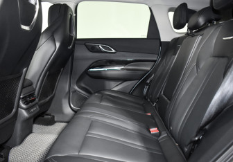 Подержанный автомобиль Hongqi HS3 2025 года (13 фото)