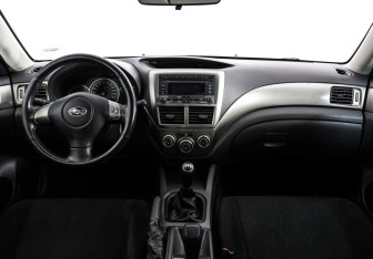 Подержанный автомобиль Subaru Impreza Hatchback 2008 года (10 фото)