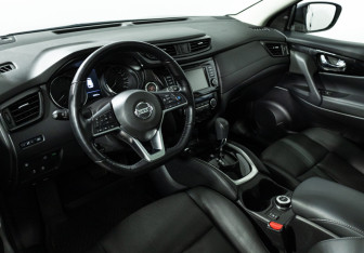 Подержанный автомобиль Nissan Qashqai 2021 года (11 фото)