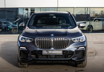 Подержанный автомобиль BMW X5 2020 года (5 фото)