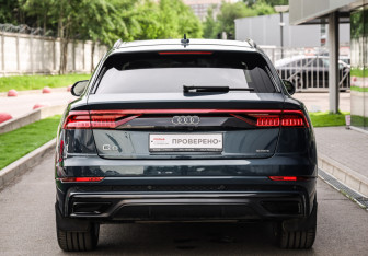 Подержанный автомобиль Audi Q8 2019 года (6 фото)
