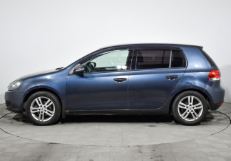 Подержанный автомобиль Volkswagen Golf Hatchback 2012 года (8 фото)