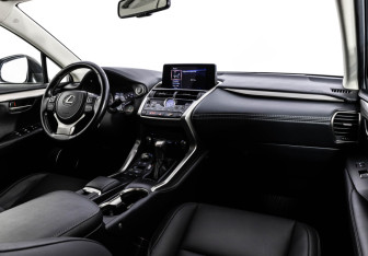 Подержанный автомобиль Lexus NX 2020 года (11 фото)