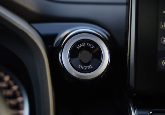 Подержанный автомобиль Toyota Land Cruiser Suv 2021 года (18 фото)