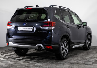 Подержанный автомобиль Subaru Forester Suv 2018 года (7 фото)