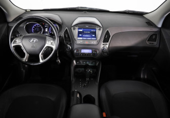 Подержанный автомобиль Hyundai ix35 2014 года (9 фото)