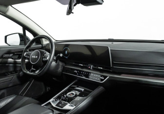 Подержанный автомобиль Kia Sportage 2023 года (8 фото)