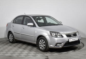 Подержанный автомобиль Kia Rio Sedan 2010 года (3 фото)