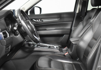 Подержанный автомобиль Mazda CX-5 2021 года (10 фото)