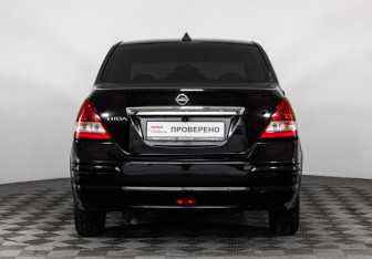 Подержанный автомобиль Nissan Tiida Sedan 2010 года (6 фото)
