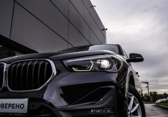 Подержанный автомобиль BMW X1 2020 года (32 фото)