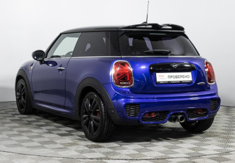 Подержанный автомобиль MINI Hatch 2019 года (7 фото)