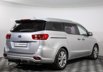Подержанный автомобиль Kia Carnival 2018 года (5 фото)