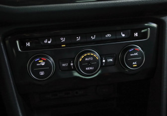 Подержанный автомобиль Volkswagen Tiguan 2019 года (18 фото)