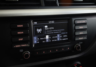 Подержанный автомобиль Kia Rio Sedan 2020 года (12 фото)