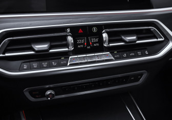 Подержанный автомобиль BMW X7 2019 года (21 фото)