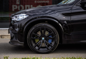 Подержанный автомобиль BMW X6 2017 года (11 фото)