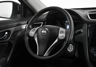 Подержанный автомобиль Nissan X-Trail 2017 года (14 фото)