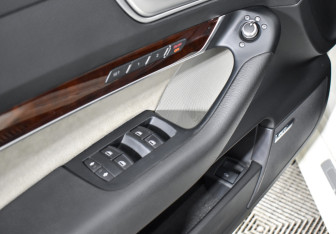 Подержанный автомобиль Audi A6 allroad 2010 года (10 фото)