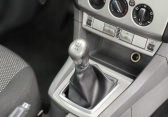 Подержанный автомобиль Ford Focus Sedan 2010 года (13 фото)
