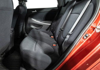 Подержанный автомобиль Hyundai Solaris Sedan 2011 года (10 фото)
