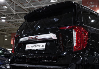 Подержанный автомобиль GMC Yukon 2022 года (9 фото)