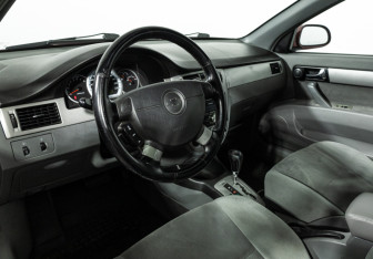 Подержанный автомобиль Chevrolet Lacetti Sedan 2007 года (11 фото)