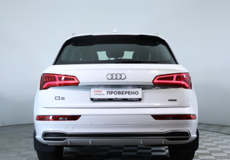 Подержанный автомобиль Audi Q5 2020 года (6 фото)